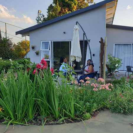 Pine Park Garden Cottages Johannesburg Dış mekan fotoğraf