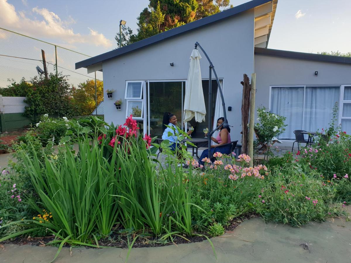 Pine Park Garden Cottages Johannesburg Dış mekan fotoğraf